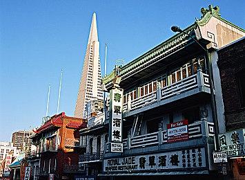 前作团队完整保留 《最终幻想7：重生》开发顺利